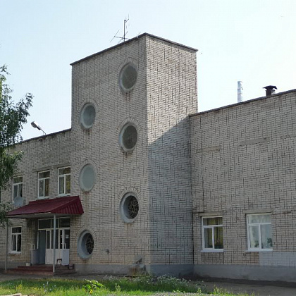 Входная группа Республиканская специализированная ДЮСШ, спортивная школа. 